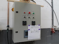 Proefproductieopstelling bestaande uit mengmachine met trechter, diverse spuitkoppen met besturingskast spr... - afbeelding 14 van  14