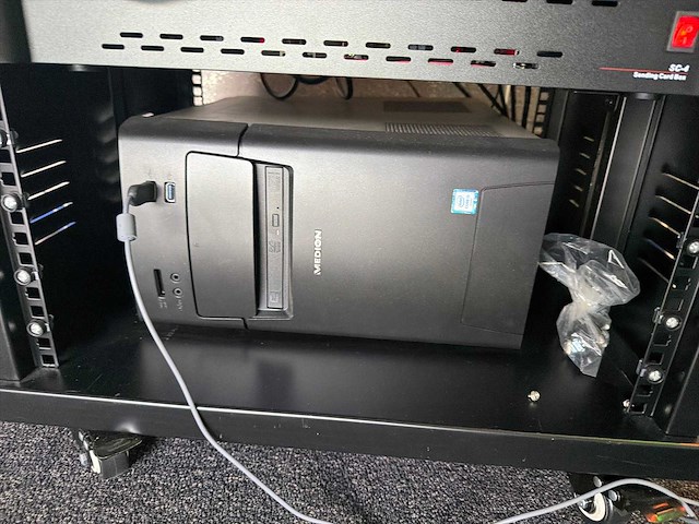 Professioneel led videowall besturingssysteem in 19” rack - afbeelding 3 van  4