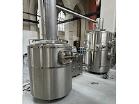Professionele brouwerij-installaties, fermentatietanks, chillers en procesapparatuur