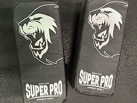 Professionele gym- en bokstraining set – inclusief spinningfiets, bokszakken, fitnessmaterialen & accessoires - afbeelding 6 van  24