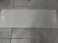 Professionele gym- en bokstraining set – inclusief spinningfiets, bokszakken, fitnessmaterialen & accessoires - afbeelding 15 van  24