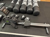 Professionele gym- en bokstraining set – inclusief spinningfiets, bokszakken, fitnessmaterialen & accessoires - afbeelding 12 van  24