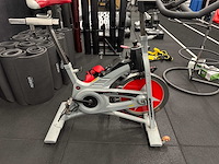 Professionele gym- en bokstraining set – inclusief spinningfiets, bokszakken, fitnessmaterialen & accessoires - afbeelding 18 van  24