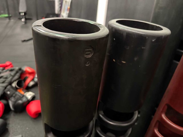 Professionele gym- en bokstraining set – inclusief spinningfiets, bokszakken, fitnessmaterialen & accessoires - afbeelding 22 van  24