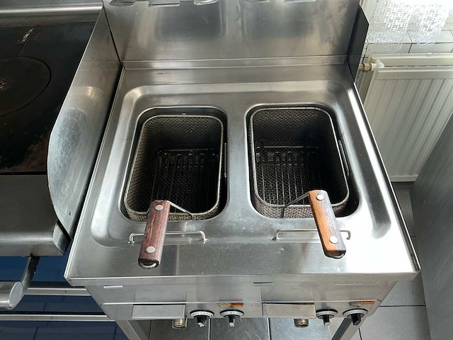 Professionele horeca kooklijn incl. friteuse en afzuigkap - afbeelding 14 van  18