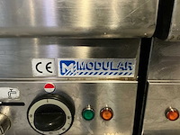 Professionele modular rvs horeca-opstelling bestaande uit dubbele frituur, grillplaat en 4-pits fornuis op krachtstroom - afbeelding 8 van  14