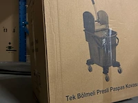 Professionele schoonmaakwagen - afbeelding 2 van  2