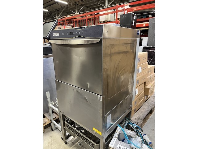 Professionele vaatwasmachine met zeepdispenser en rek zanussi, zl3 - afbeelding 2 van  8