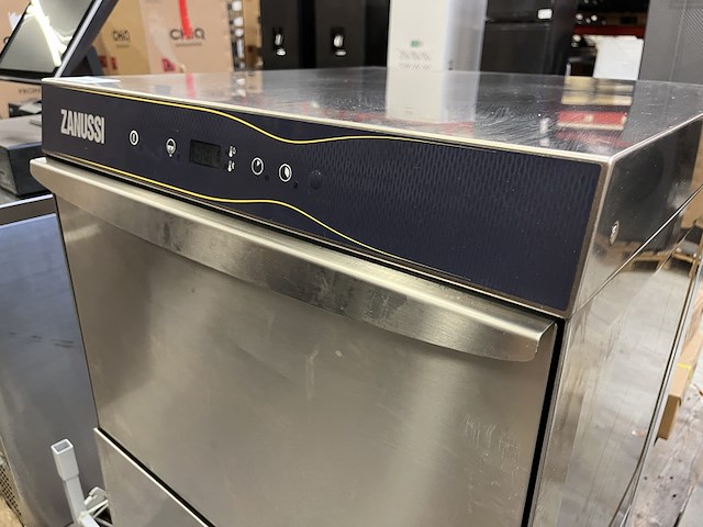 Professionele vaatwasmachine met zeepdispenser en rek zanussi, zl3 - afbeelding 3 van  8