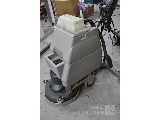 Professionele zuig schrobmachine - afbeelding 1 van  10