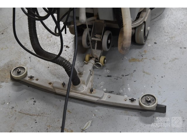 Professionele zuig schrobmachine - afbeelding 5 van  10
