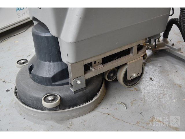 Professionele zuig schrobmachine - afbeelding 6 van  10