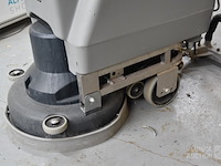 Professionele zuig schrobmachine - afbeelding 6 van  10