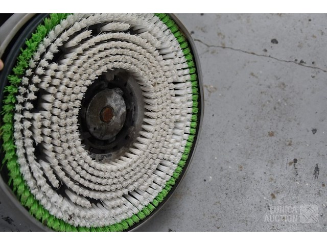 Professionele zuig schrobmachine - afbeelding 9 van  10