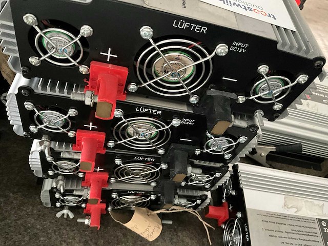 Profi power 2000 w omvormer (4x) - afbeelding 3 van  3