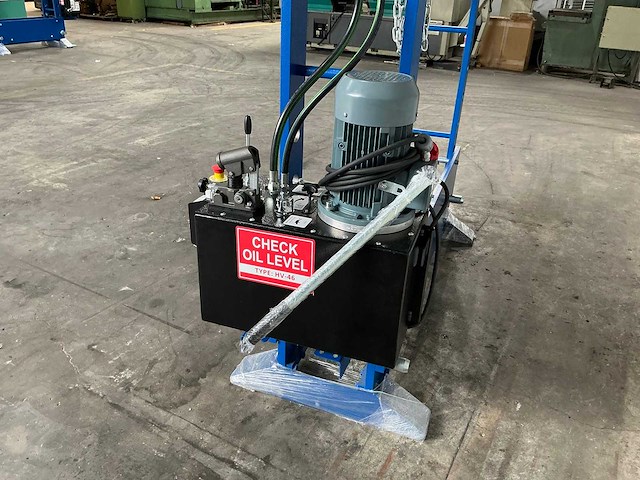 Profi press - 2025 - 100t m/h-m/c-2-1500mm - hydraulische pers - afbeelding 7 van  8