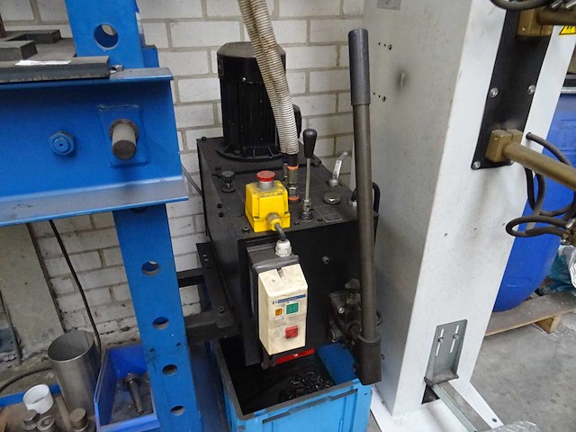 Profi press - m/h m/c 30-v2 - werkplaatspers - afbeelding 5 van  6