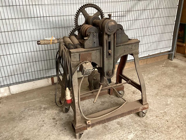 Profielbuigmachine - afbeelding 1 van  8