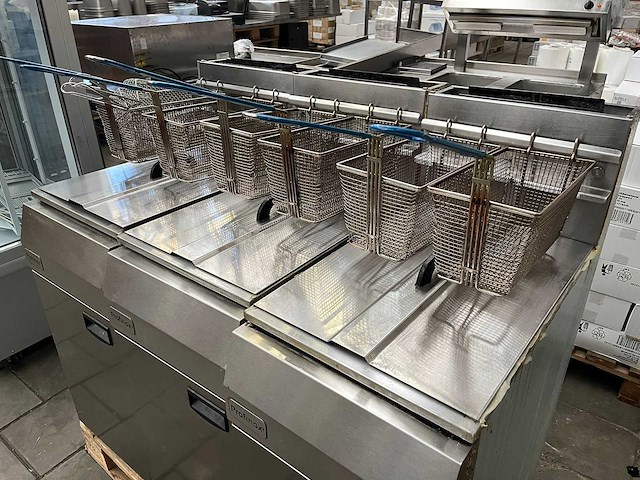 Profinox - c14 series - horeca dubbele gasfriteuse 3 friteuses inclusief manden - afbeelding 2 van  10