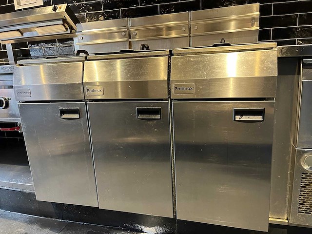 Profinox - c14 series - horeca dubbele gasfriteuse 3 friteuses inclusief manden - afbeelding 8 van  10