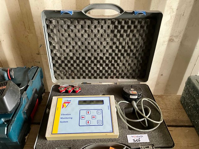 Profound rs232 vibratie monitoring systeem - afbeelding 1 van  4