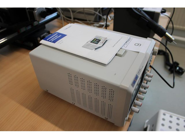 Programmeerbare dc laboratriumvoeding siglent. - afbeelding 3 van  4