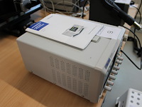Programmeerbare dc laboratriumvoeding siglent. - afbeelding 3 van  4