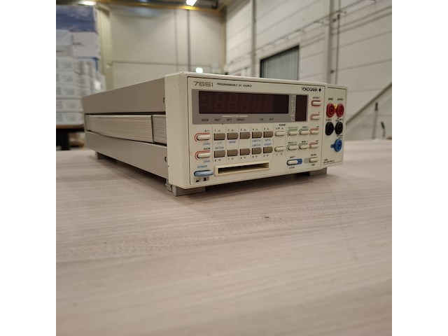 Programmeerbare voeding yokogawa, 7651 - afbeelding 1 van  7