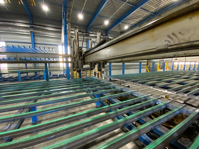 Progress lpr en ekd buigmachine, nettenmagazijn en -transportbank - afbeelding 7 van  34