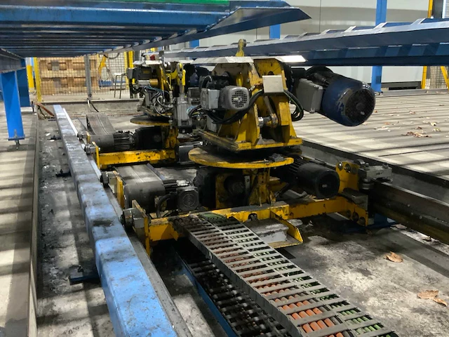 Progress lpr en ekd buigmachine, nettenmagazijn en -transportbank - afbeelding 11 van  34