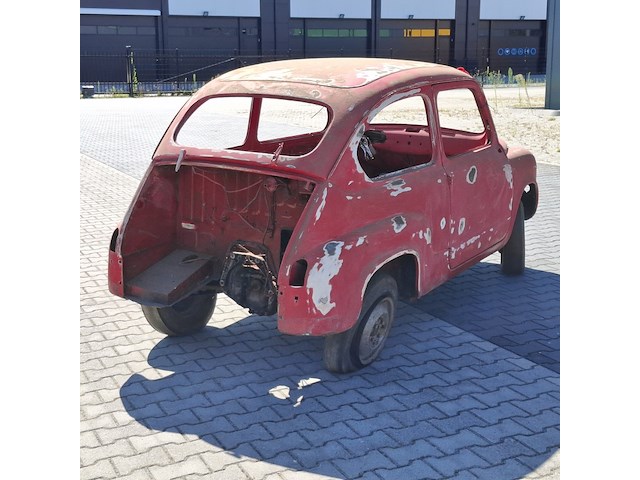 Projectauto, fiat, 600d, 1966, met kamikaze deuren - afbeelding 24 van  26