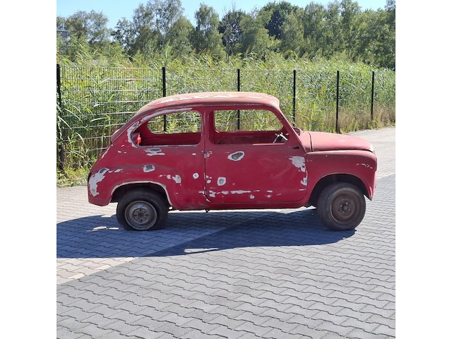 Projectauto, fiat, 600d, 1966, met kamikaze deuren - afbeelding 25 van  26