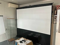 Projectiescherm en divers