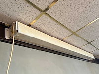 Projectiescherm met bediening - afbeelding 2 van  3