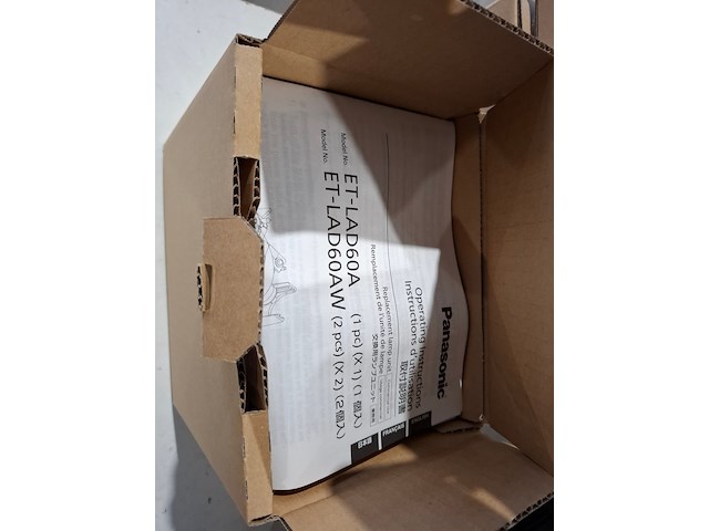 Projector, panasonic, pt dz770, et dle250 lens, 2x et-lad60aw lamp, zwart - afbeelding 11 van  11
