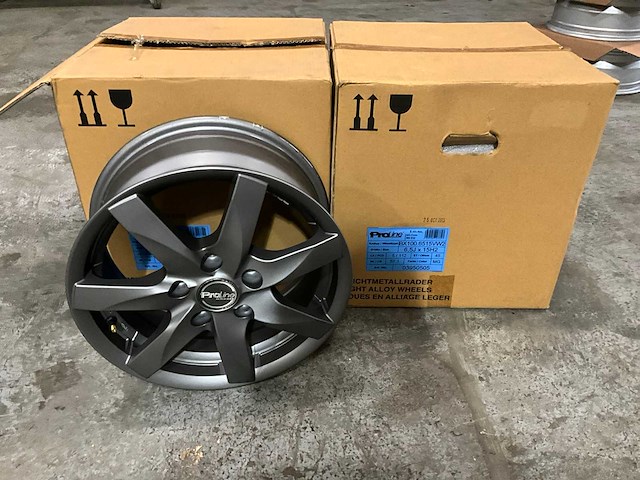 Proline lichtmetalen velgenset (4x) 15 inch - afbeelding 1 van  4