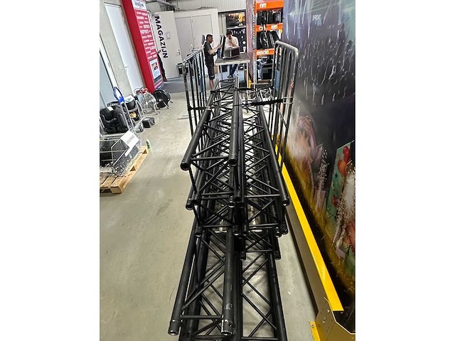 Prolyte - h30v black - aluminium trusses (8x) - afbeelding 3 van  3
