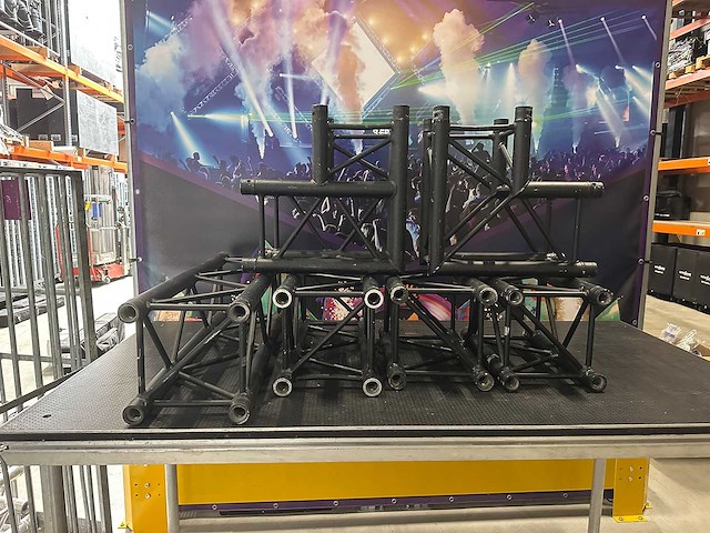 Prolyte - h30v black - aluminium trusses - afbeelding 1 van  1