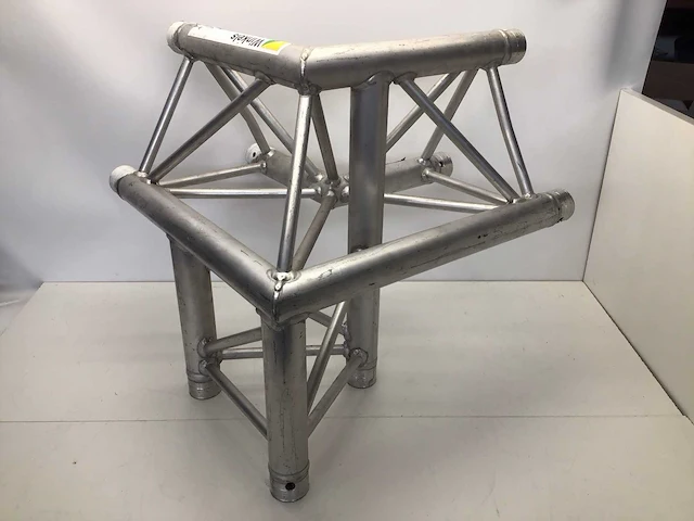 Prolyte 3-weg hoek aluminium trus - afbeelding 1 van  4