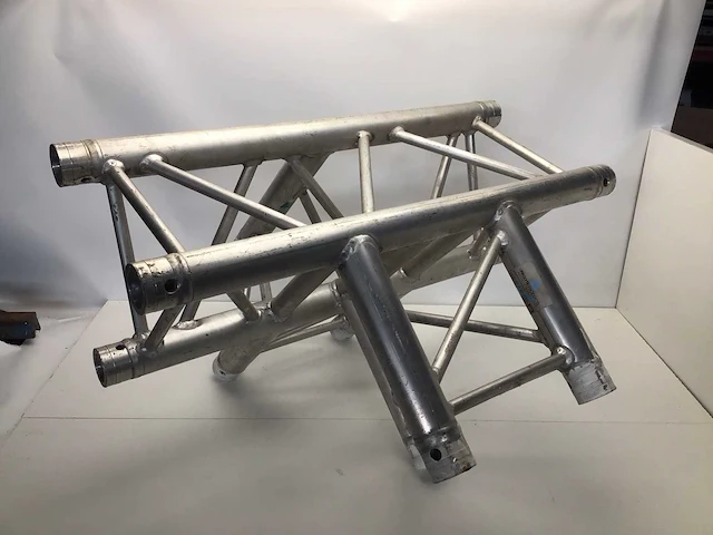 Prolyte 4-weg hoek aluminium trus - afbeelding 1 van  4