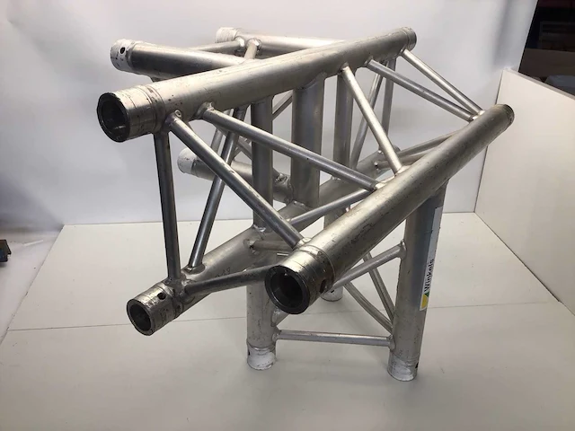 Prolyte 4-weg hoek aluminium trus - afbeelding 4 van  4