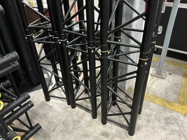 Prolyte h30v 0,71cm zwart aluminium truss (7x) - afbeelding 2 van  3