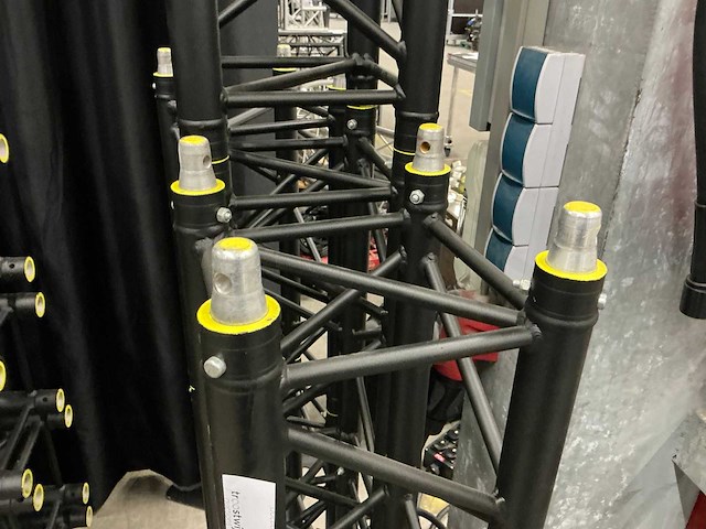 Prolyte h30v 0,71cm zwart aluminium truss (7x) - afbeelding 3 van  3