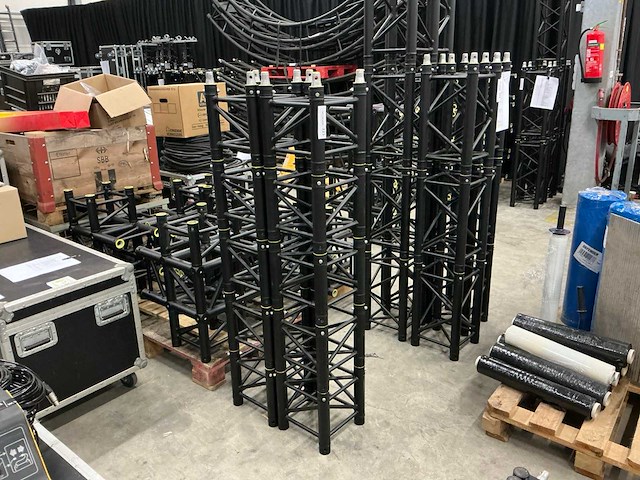 Prolyte h30v 29cm zwart aluminium truss (10x) - afbeelding 1 van  2