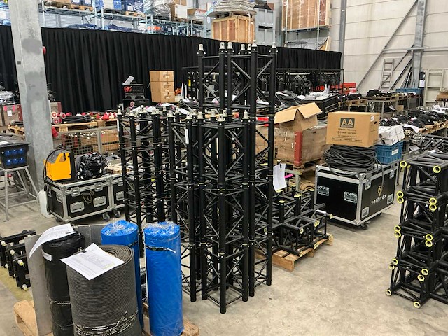 Prolyte h30v 50cm zwart aluminium truss (14x) - afbeelding 1 van  4