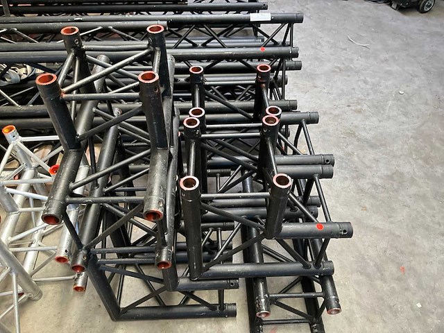 Prolyte h30v black coated aluminium truss (6x) - afbeelding 2 van  4