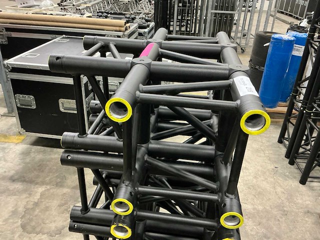 Prolyte h30v c017 zwart aluminium truss boxcorner (4x) - afbeelding 3 van  3