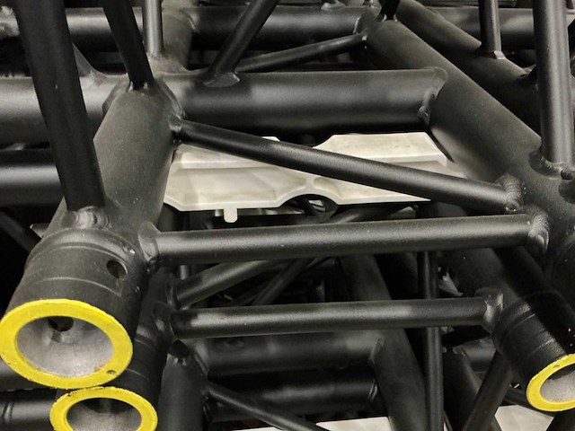 Prolyte h30v c017 zwart aluminium truss hoekstuk (8x) - afbeelding 2 van  3