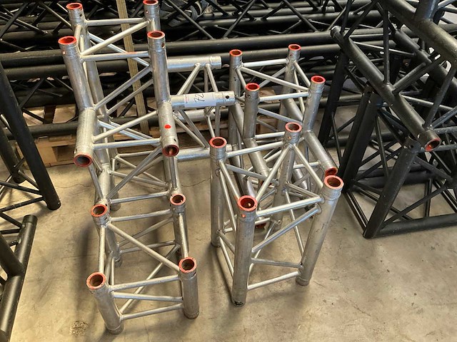 Prolyte h30v silver aluminium truss (4x) - afbeelding 3 van  3