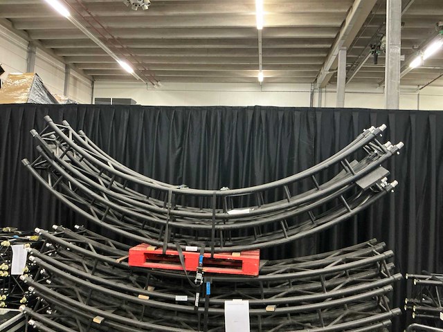 Prolyte s36r zwart ø5meter aluminium truss cirkel - afbeelding 1 van  3